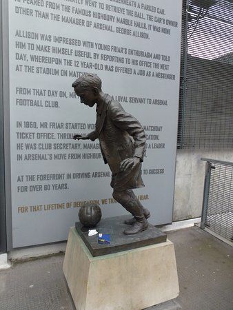 Statue of Ken Friar